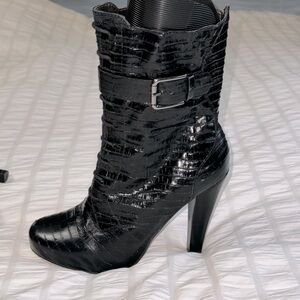Talbots 8.5 heeled black  leather Croc textured heeled boots